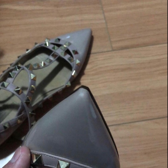 [sold]💕Authentic Valentino stud flats - Picture 5 of 6